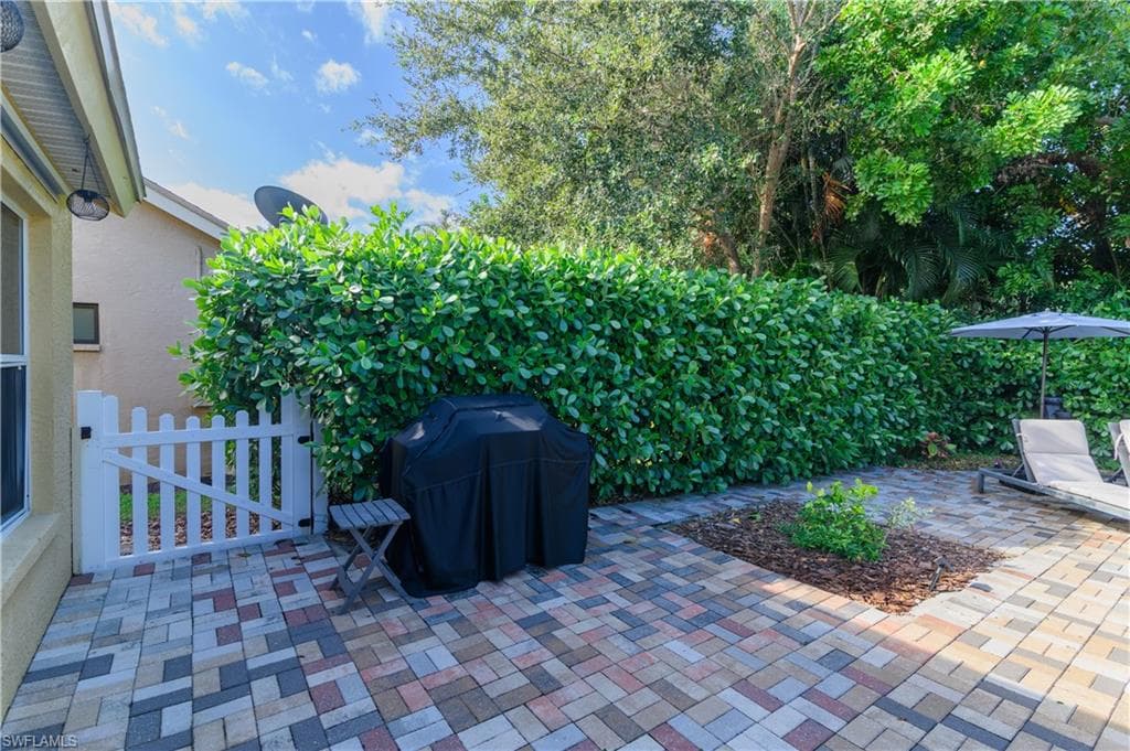 7739 Citrus Hill Ln, Naples, FL 34109-26