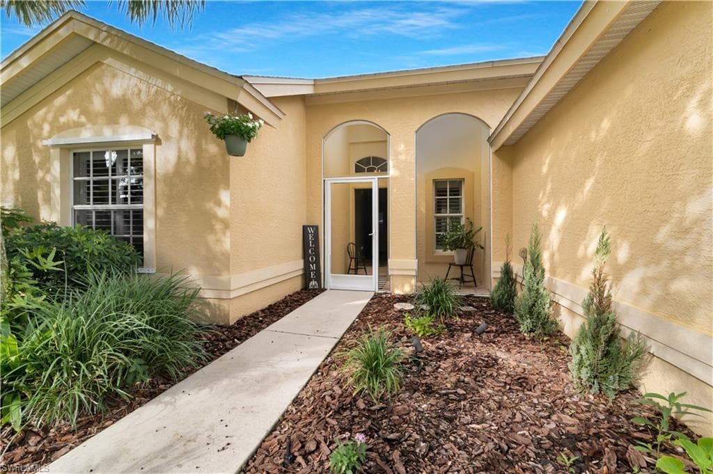 7739 Citrus Hill Ln, Naples, FL 34109-3