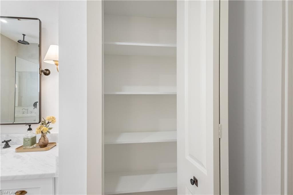 4895 22 Ave SE, Naples, FL 34117-36