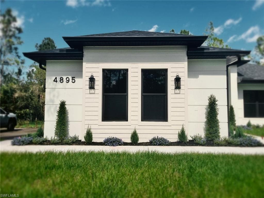4895 22 Ave SE, Naples, FL 34117-4