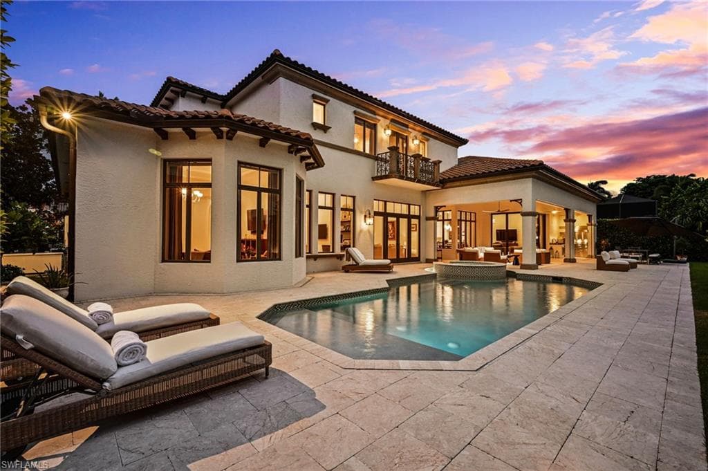 333 Sedgwick Ct, Naples, FL 34108-8