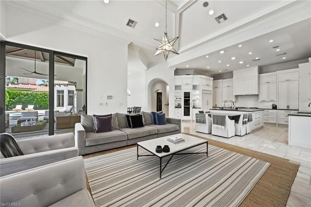 333 Sedgwick Ct, Naples, FL 34108-30