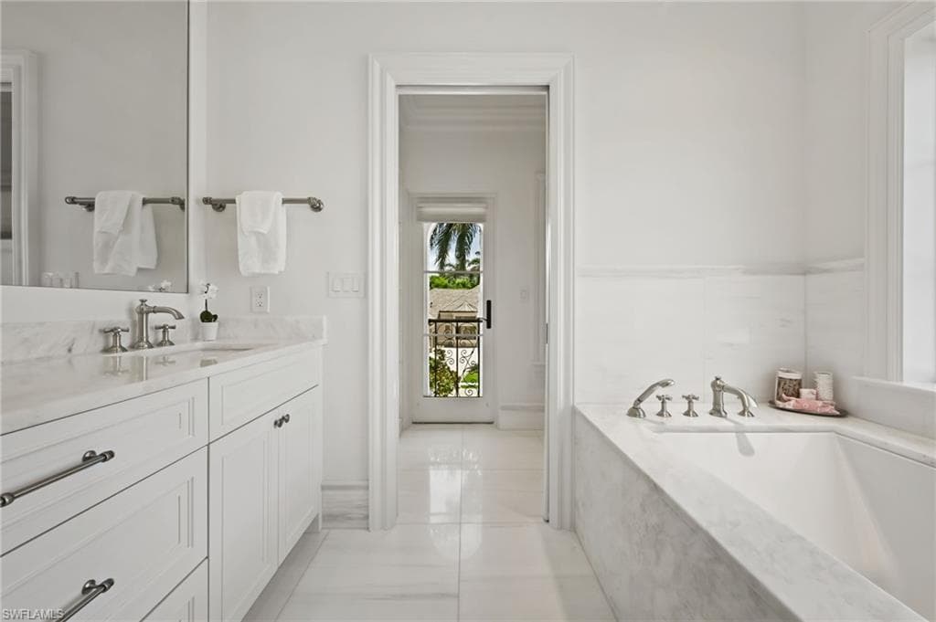 333 Sedgwick Ct, Naples, FL 34108-49