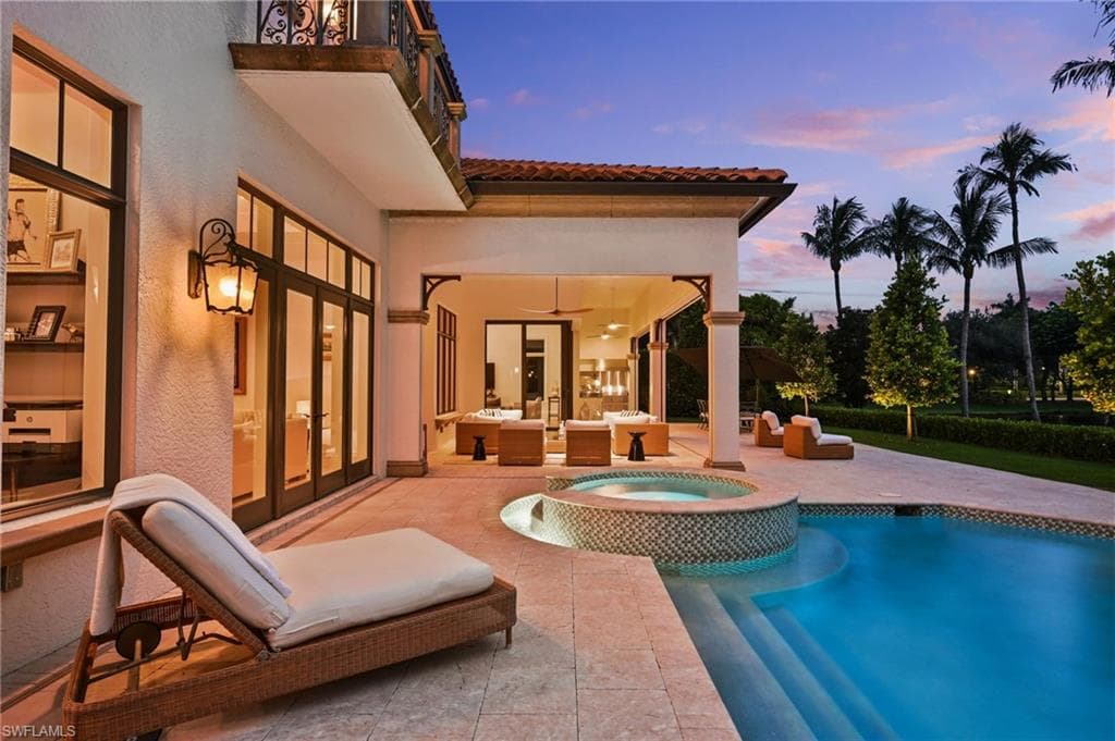 333 Sedgwick Ct, Naples, FL 34108-5