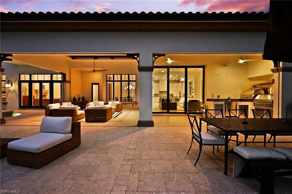 333 Sedgwick Ct, Naples, FL 34108-6