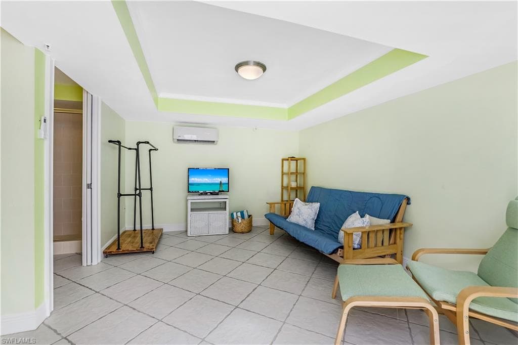 863 9th Ave S 202, Naples, FL 34102-35