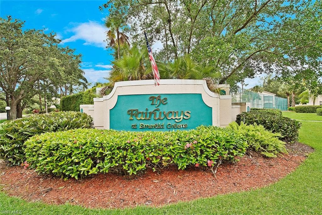 992 Woodshire Ln D205, Naples, FL 34105-28