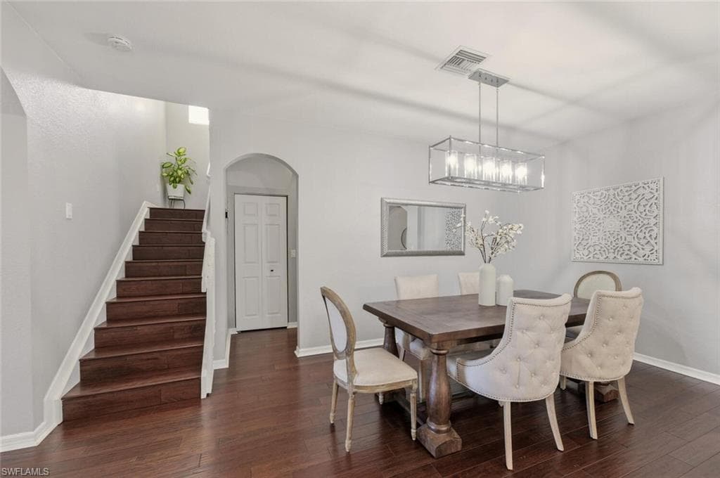 2004 Par Dr, Naples, FL 34120-8