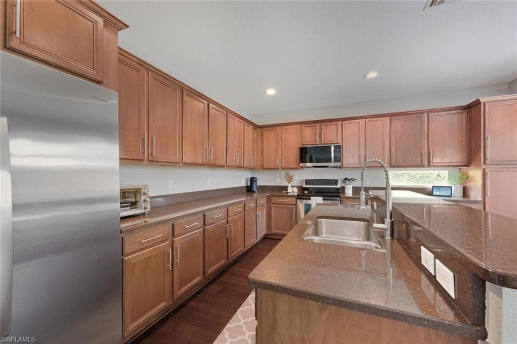 2004 Par Dr, Naples, FL 34120-11