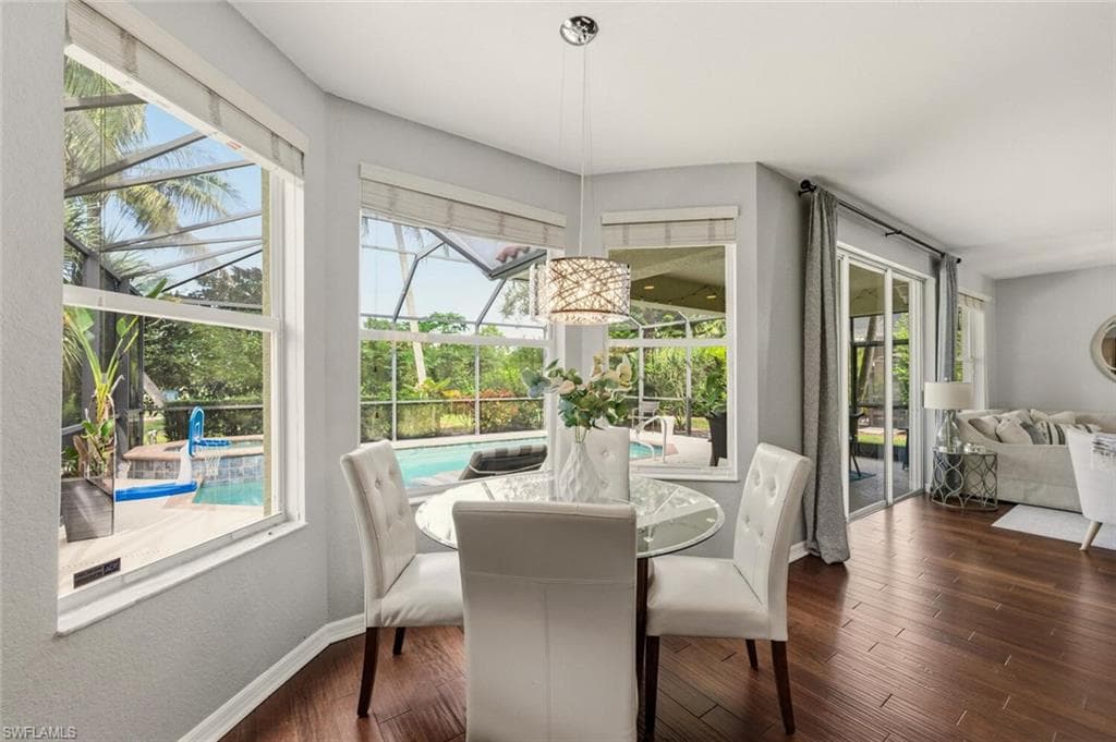 2004 Par Dr, Naples, FL 34120-14