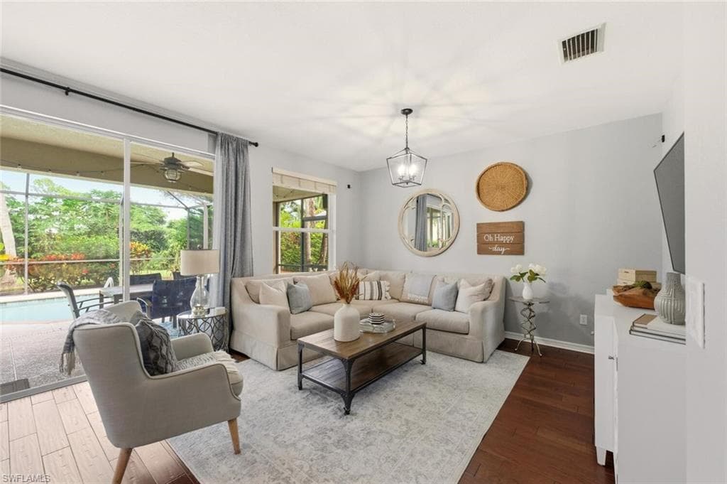 2004 Par Dr, Naples, FL 34120-16