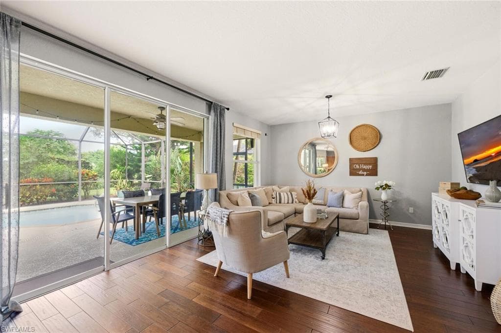 2004 Par Dr, Naples, FL 34120-17