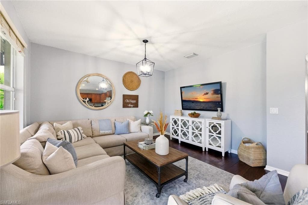 2004 Par Dr, Naples, FL 34120-18