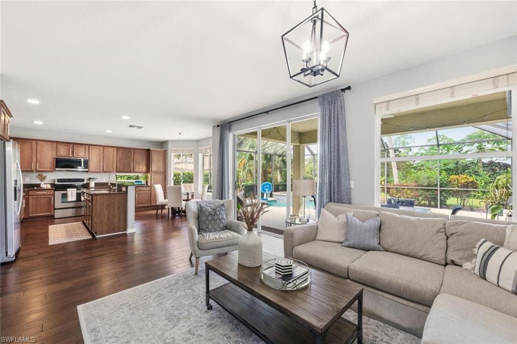 2004 Par Dr, Naples, FL 34120-19