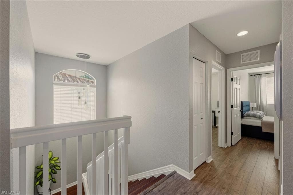 2004 Par Dr, Naples, FL 34120-20