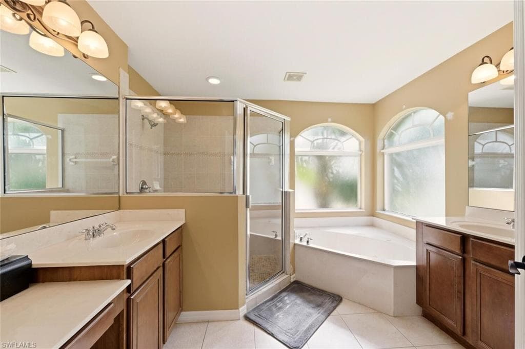 2004 Par Dr, Naples, FL 34120-23