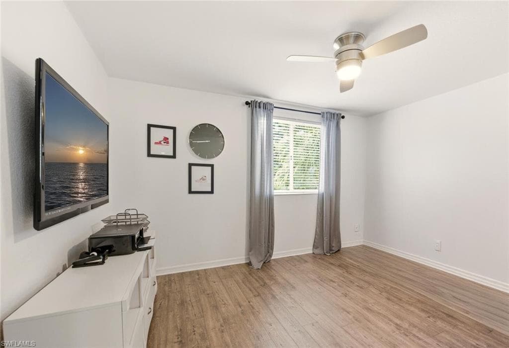 2004 Par Dr, Naples, FL 34120-24