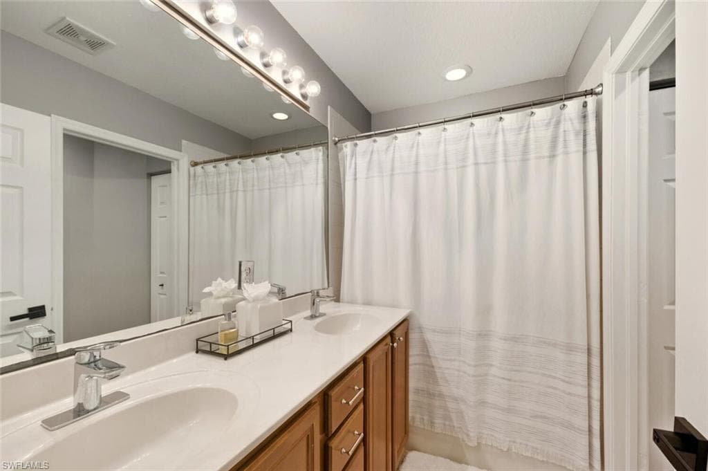 2004 Par Dr, Naples, FL 34120-26