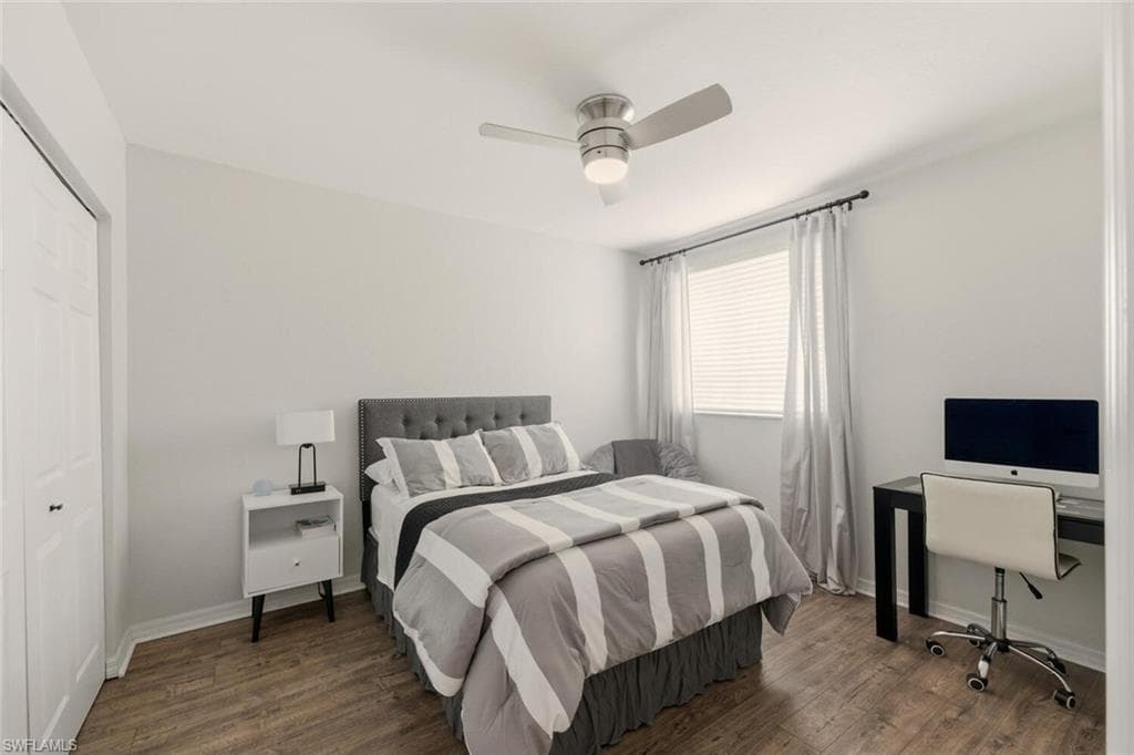 2004 Par Dr, Naples, FL 34120-28