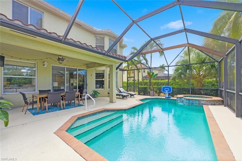 2004 Par Dr, Naples, FL 34120-32