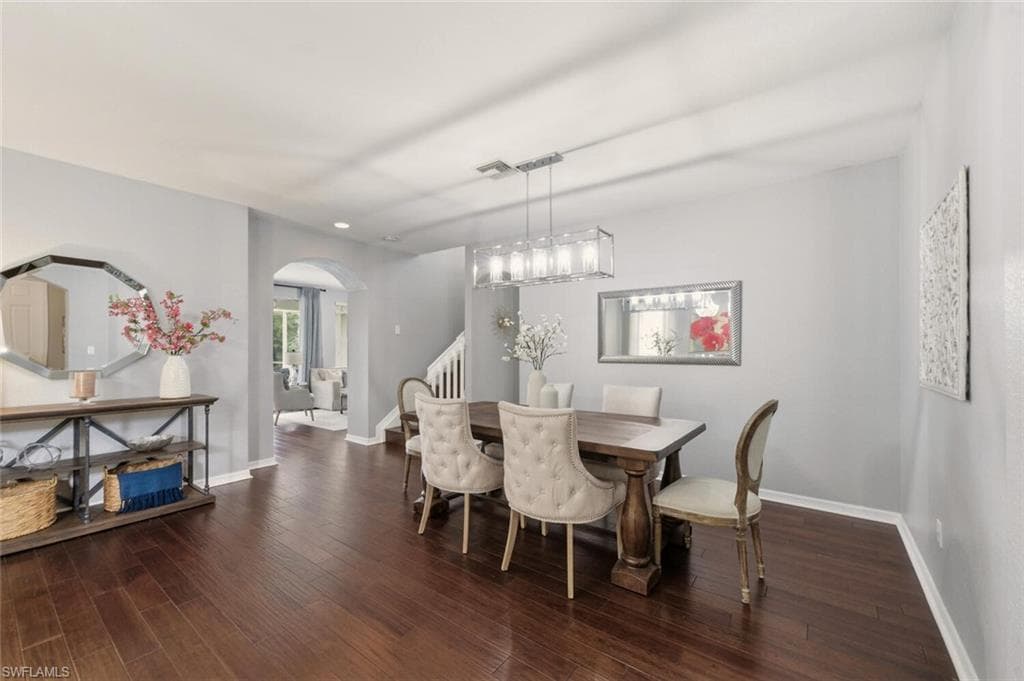 2004 Par Dr, Naples, FL 34120-6