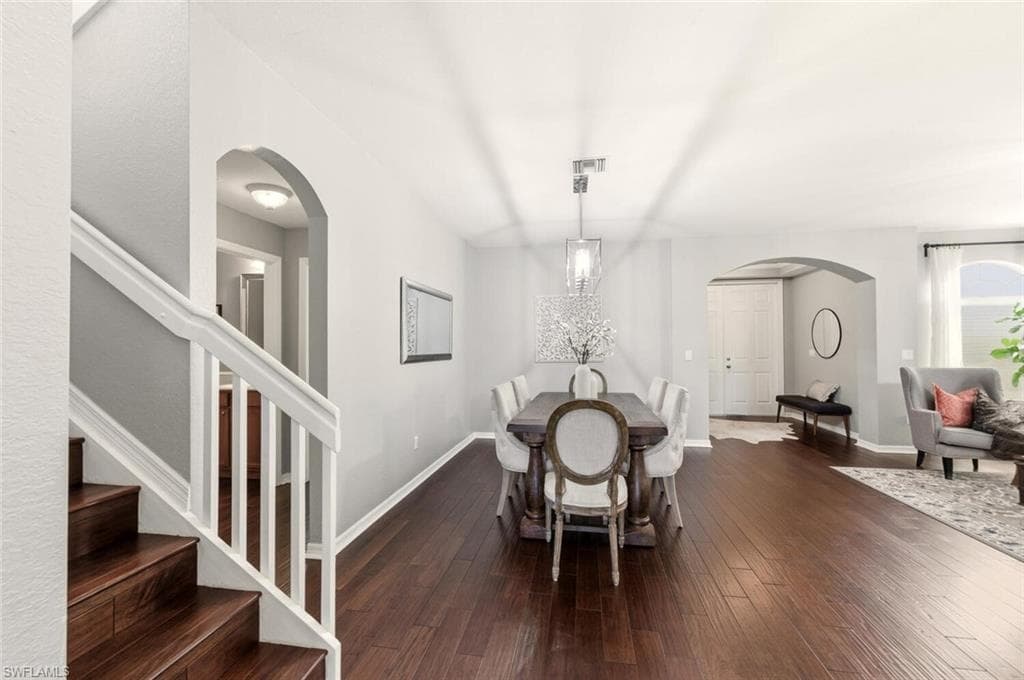 2004 Par Dr, Naples, FL 34120-7