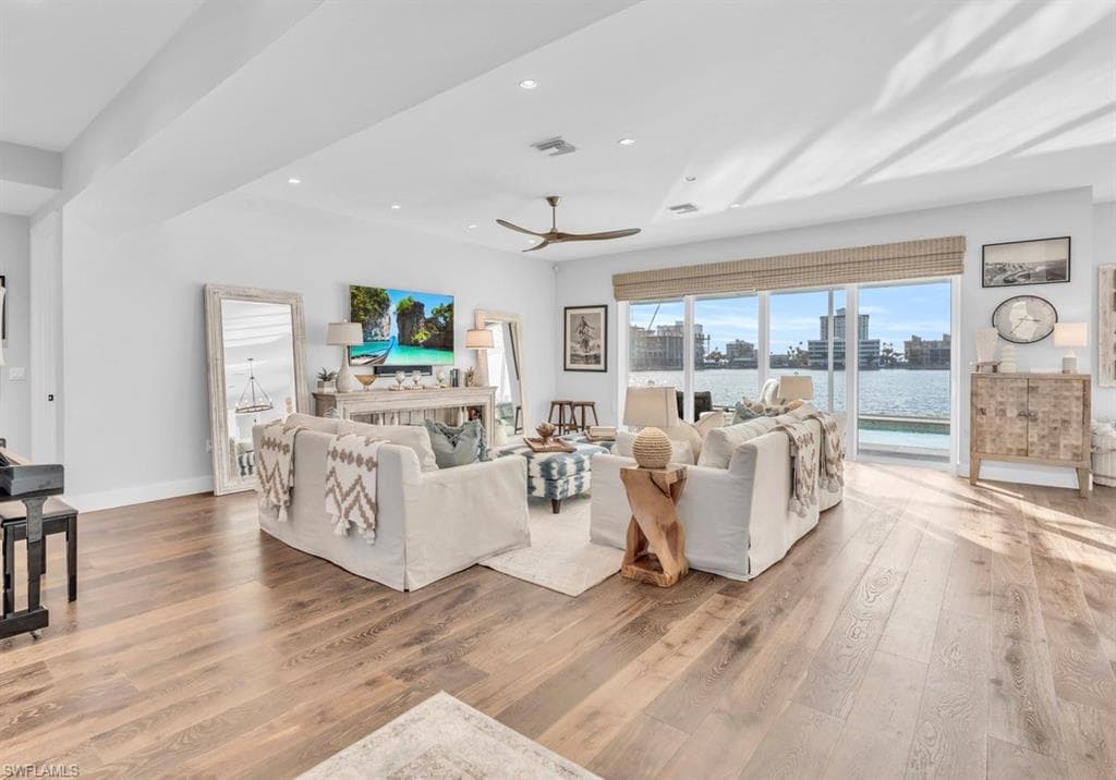 414 Palm Ct, Naples, FL 34108-11