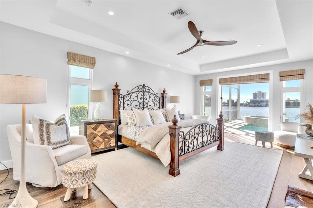 414 Palm Ct, Naples, FL 34108-16