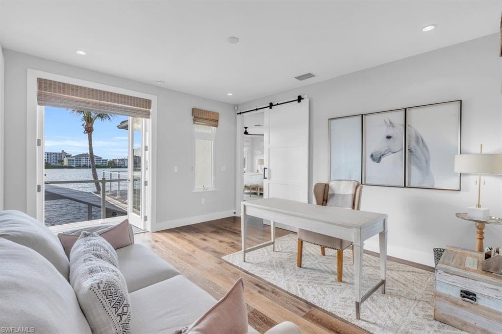 414 Palm Ct, Naples, FL 34108-24