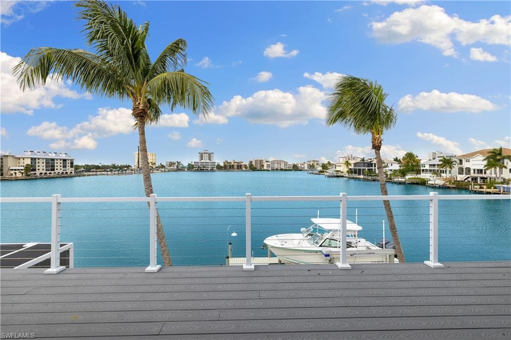 414 Palm Ct, Naples, FL 34108-25