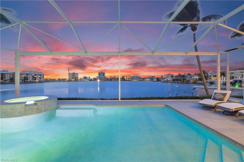 414 Palm Ct, Naples, FL 34108-5