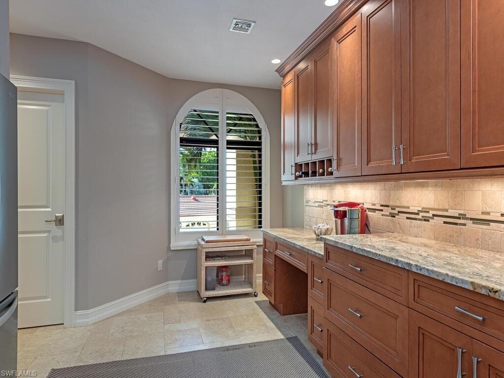 7032 Pelican Bay Blvd E202, Naples, FL 34108-7