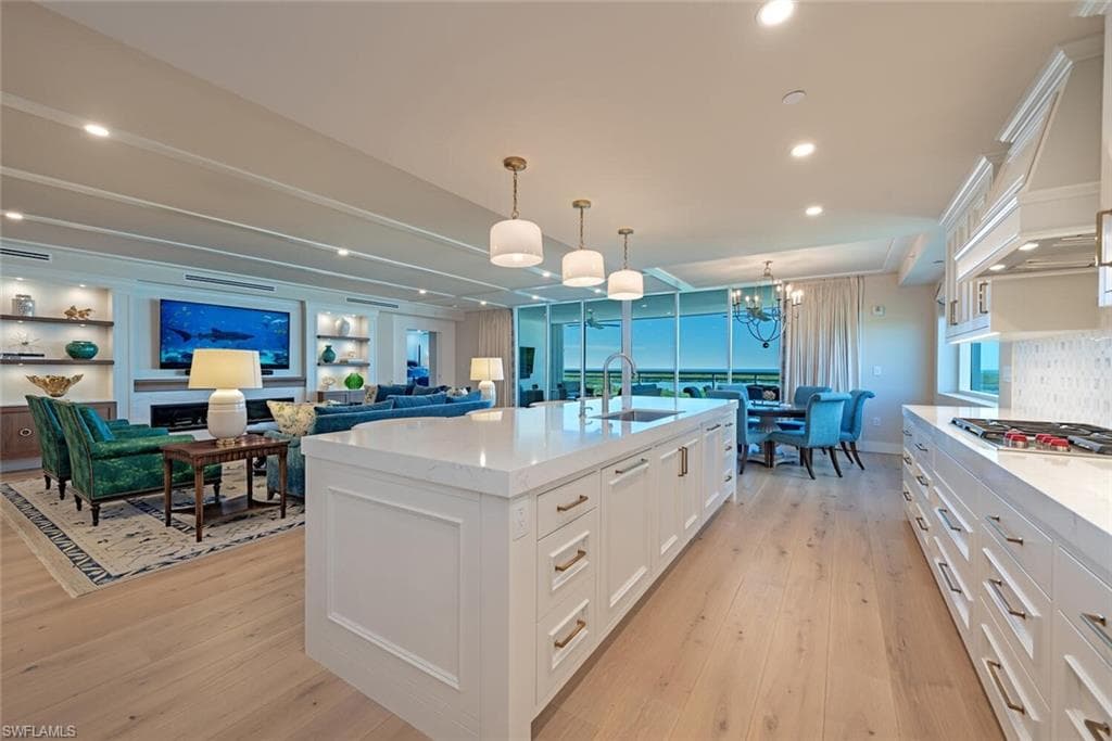 13935 Old Coast Rd 606, Naples, FL 34110-14