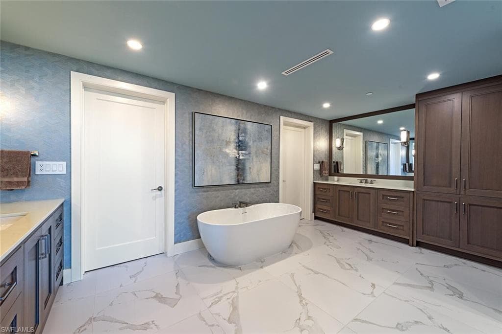 13935 Old Coast Rd 606, Naples, FL 34110-18