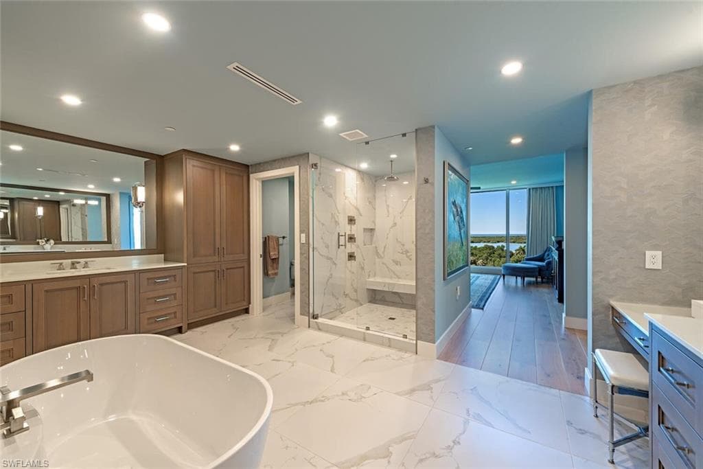 13935 Old Coast Rd 606, Naples, FL 34110-19