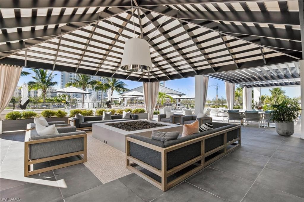 13935 Old Coast Rd 606, Naples, FL 34110-47