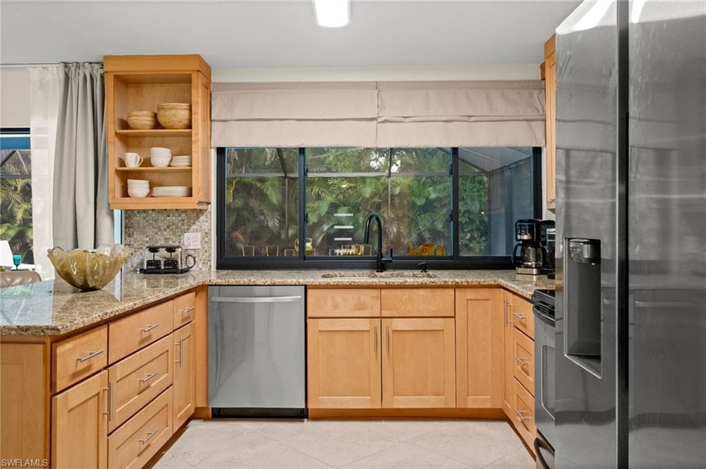 472 Palm River Blvd, Naples, FL 34110-8