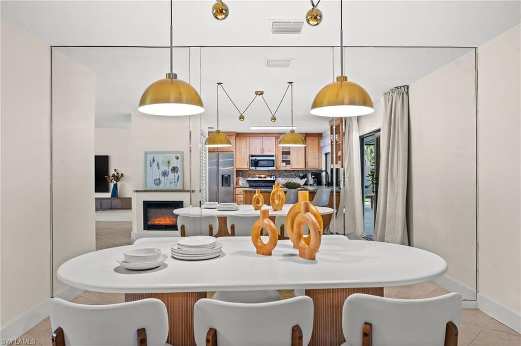 472 Palm River Blvd, Naples, FL 34110-5