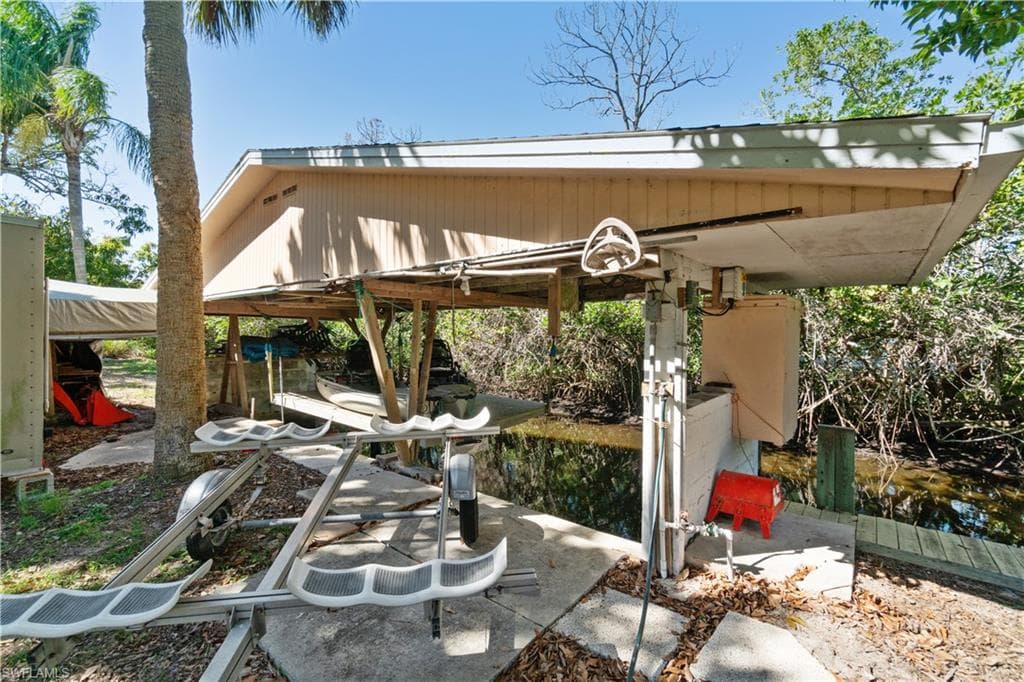 27557 Shore Dr, Bonita Springs, FL 34134-9