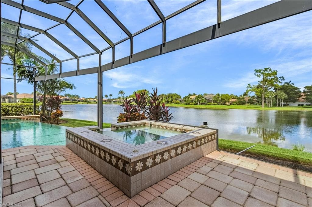 8983 Star Tulip Ct, Naples, FL 34113-7