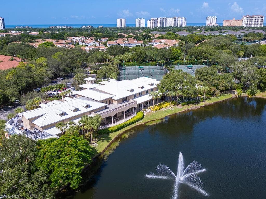 8410 Abbington Cir A22, Naples, FL 34108-21