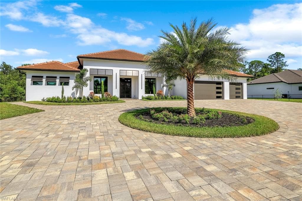 3691 21st Ave SW, Naples, FL 34117-1