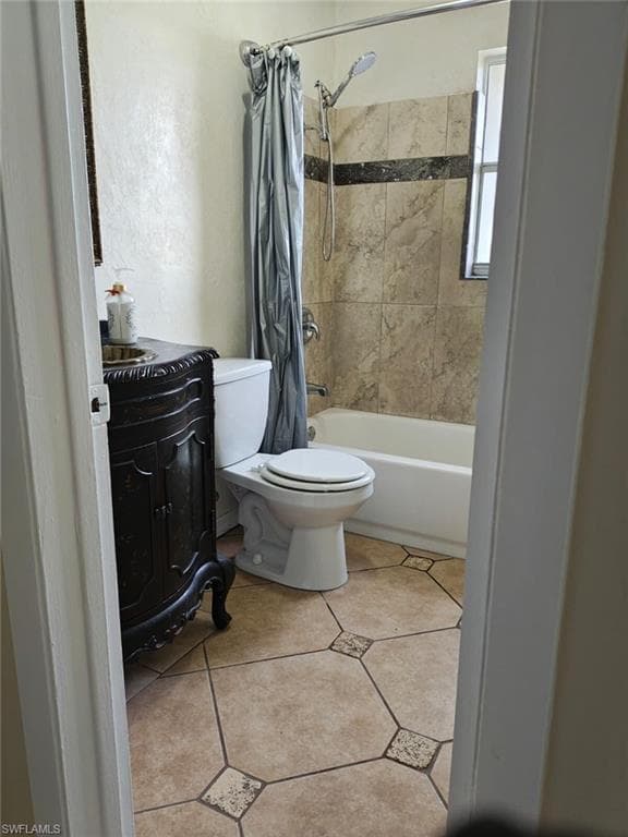 801 Perry Ave, Lehigh Acres, FL 33936-9