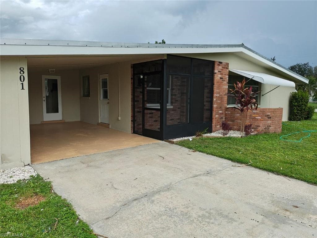 801 Perry Ave, Lehigh Acres, FL 33936-3