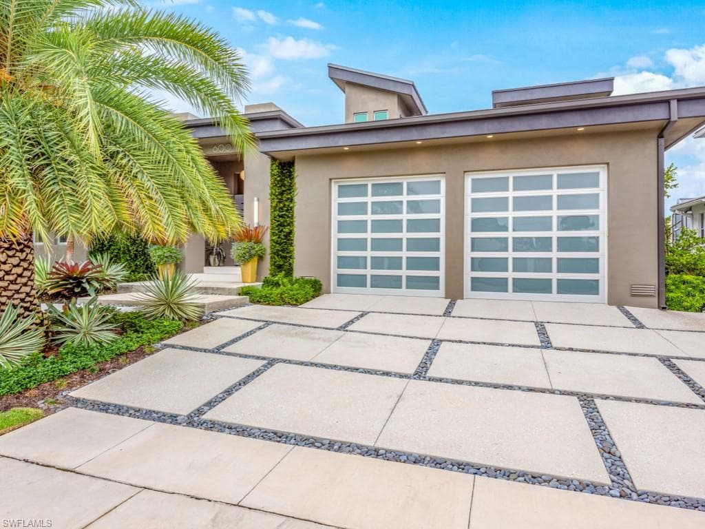 600 Crescent St, Marco Island, FL 34145-8