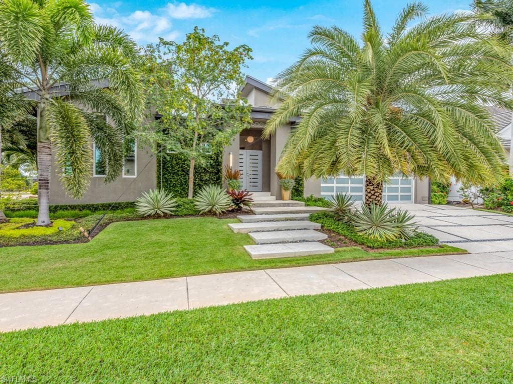 600 Crescent St, Marco Island, FL 34145-6