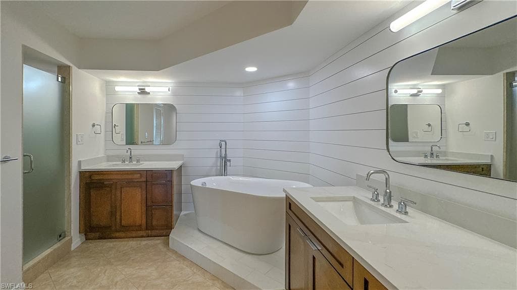 4251 Gulf Shore Blvd N 18a, Naples, FL 34103-24