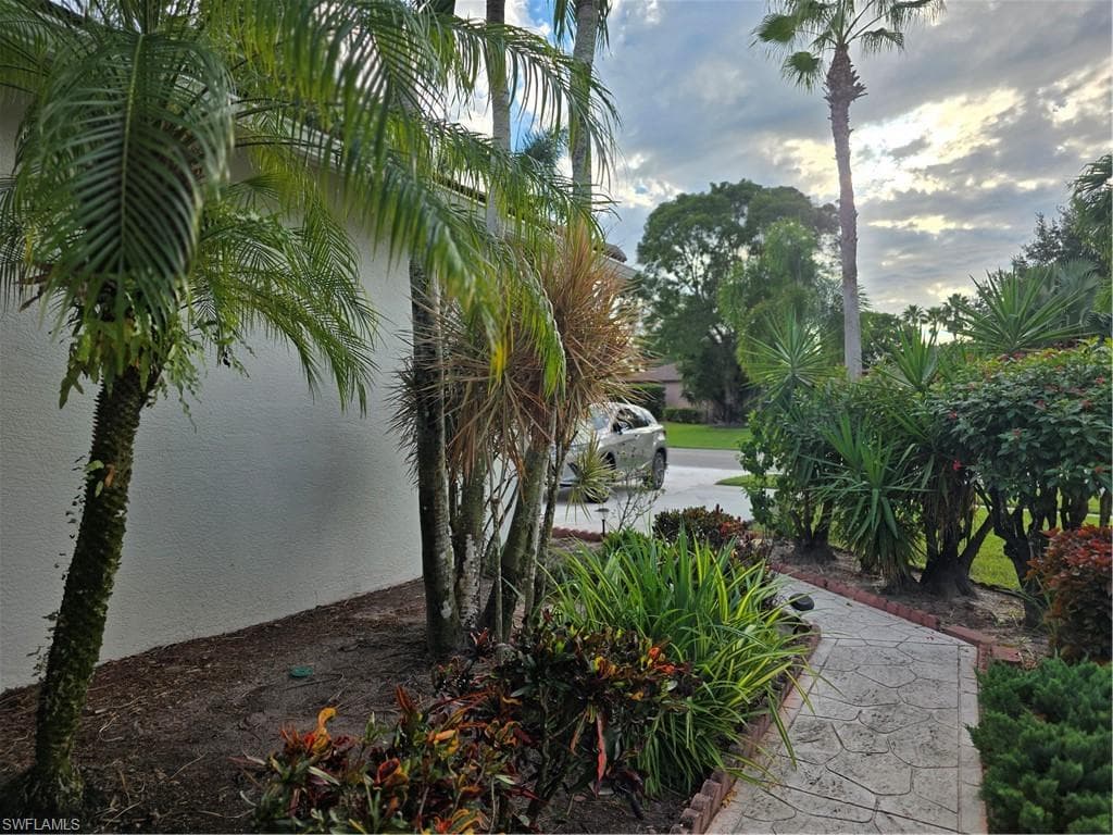 857 Summerfield Dr, Naples, FL 34120-9