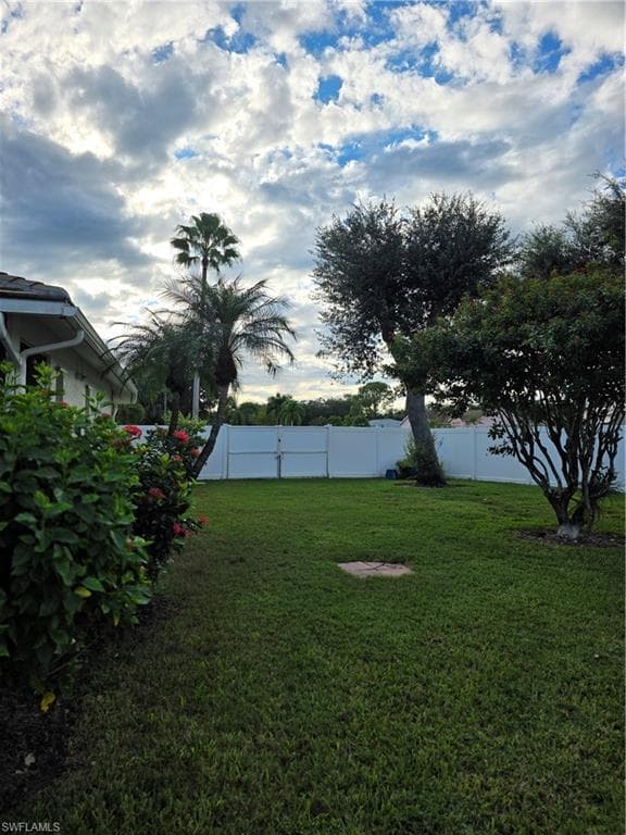 857 Summerfield Dr, Naples, FL 34120-18