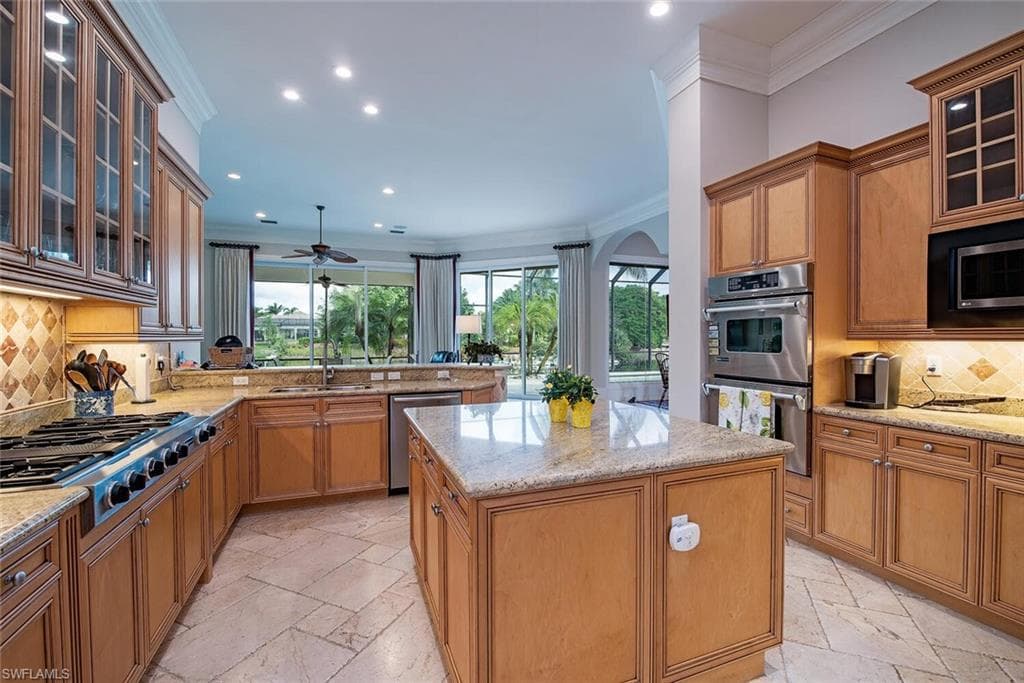 1755 Venezia Ct, Naples, FL 34105-9